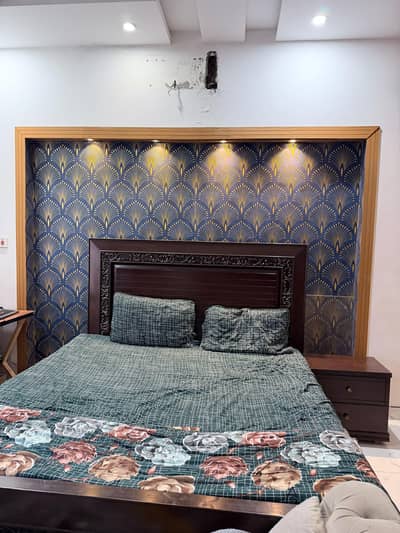 bed / dressing/chairs