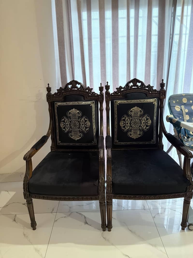 bed / dressing/chairs 2