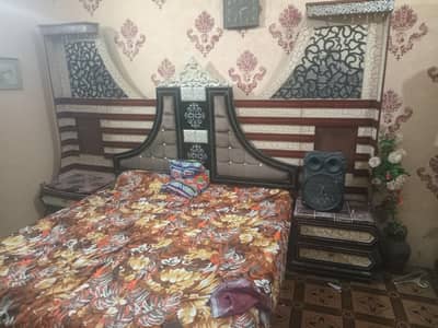 bed set for sale 70,000