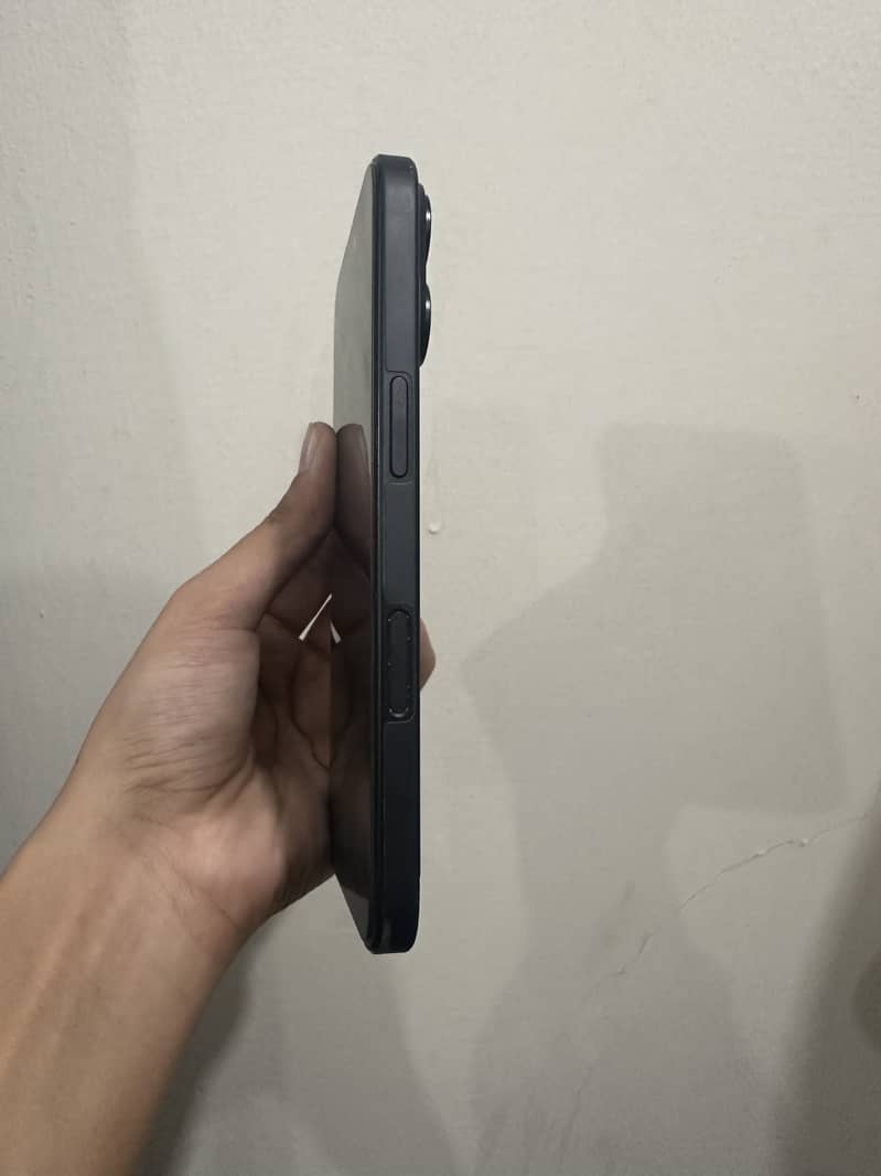 Apple iPhone 16 1
