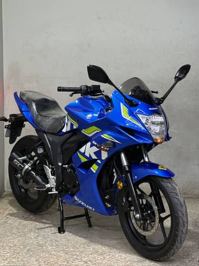 Suzuki gixxer 150 2021 model ( sports heavy bike)
