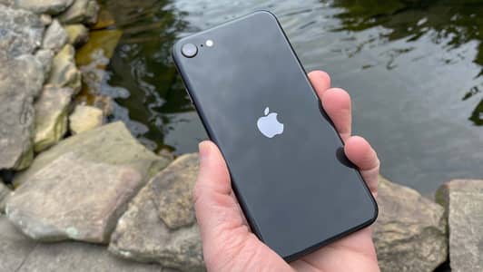 Apple iPhone SE FACTORY UNLOCK