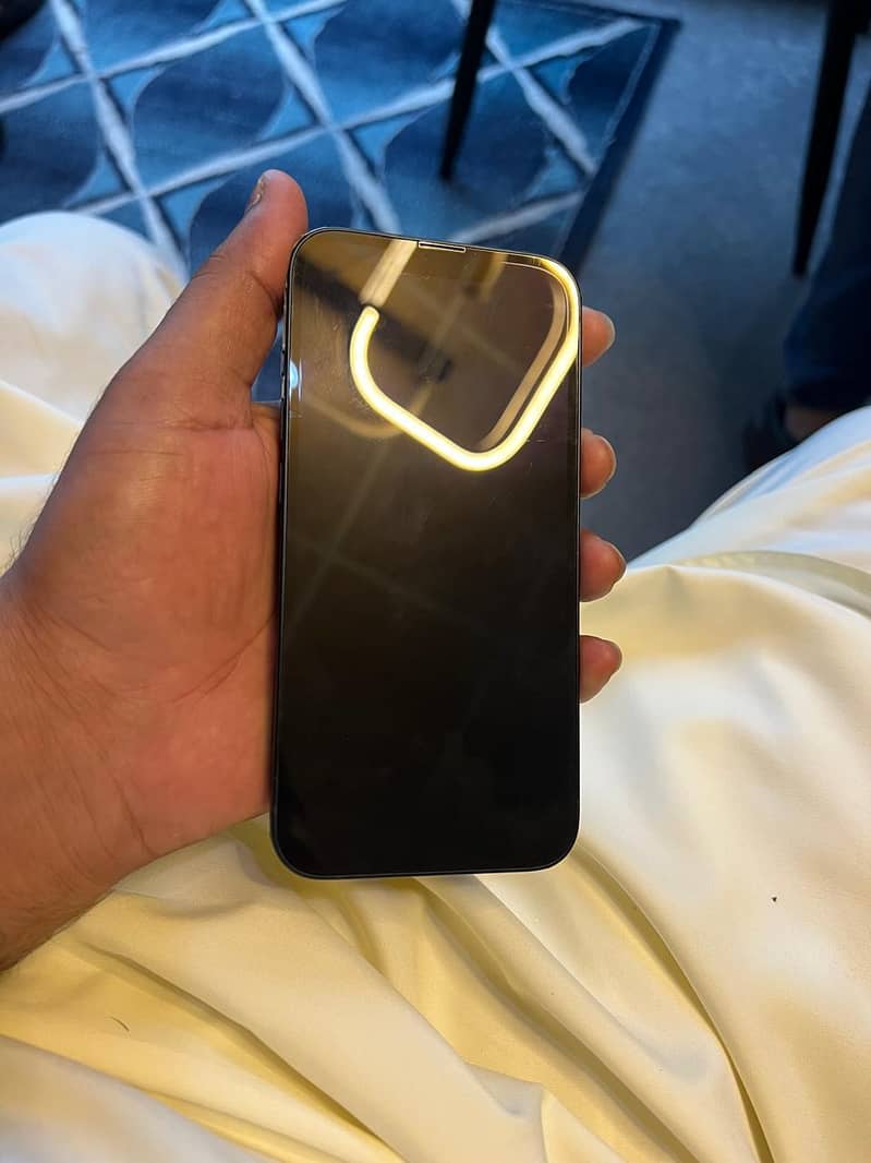 Apple iPhone 14 3