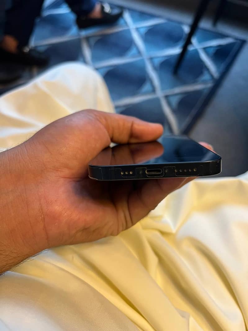 Apple iPhone 14 6