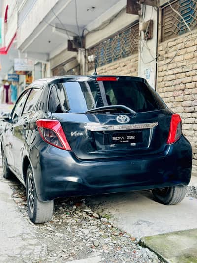 Toyota Vitz 2011