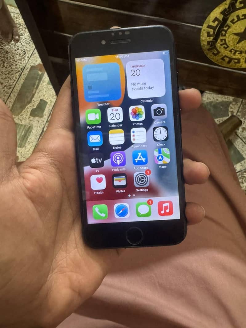 Apple iPhone 7 1