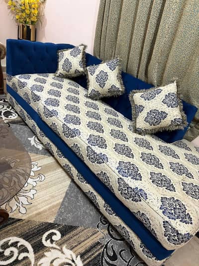 5 seater sofa set with coushin