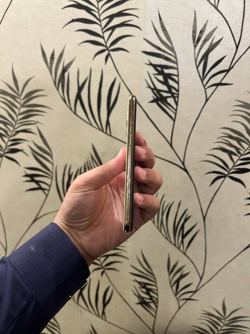 Apple iPhone 11 Pro 2