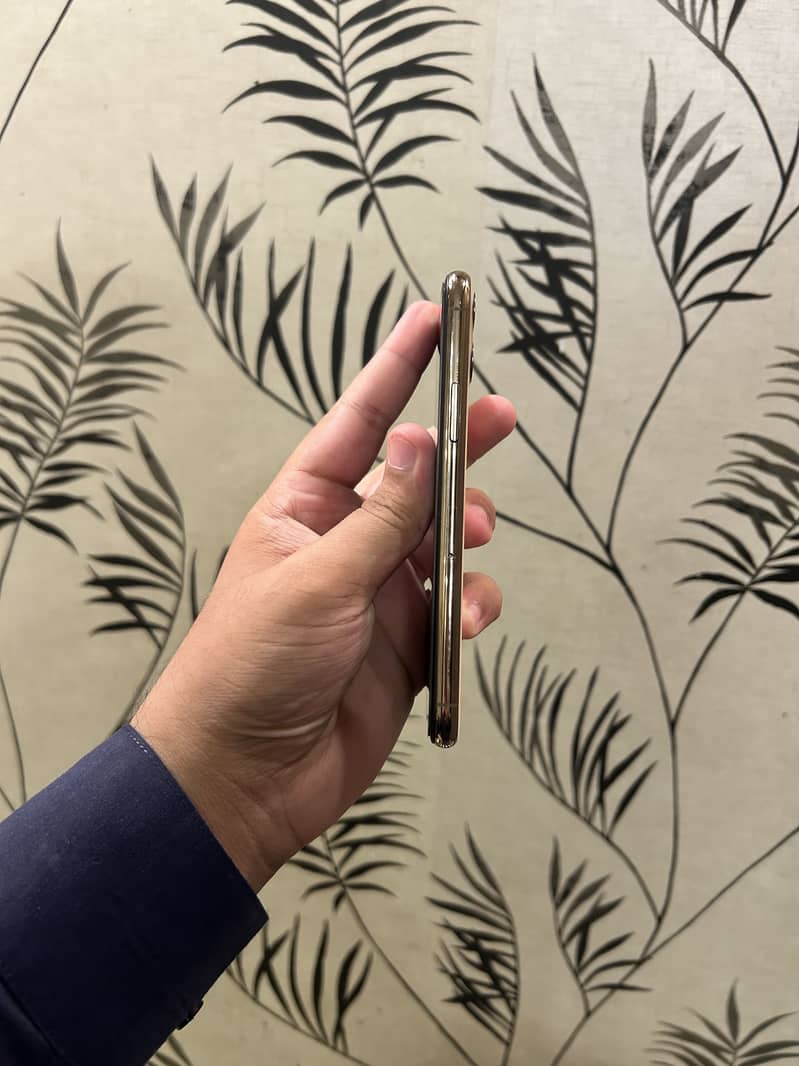 Apple iPhone 11 Pro 3