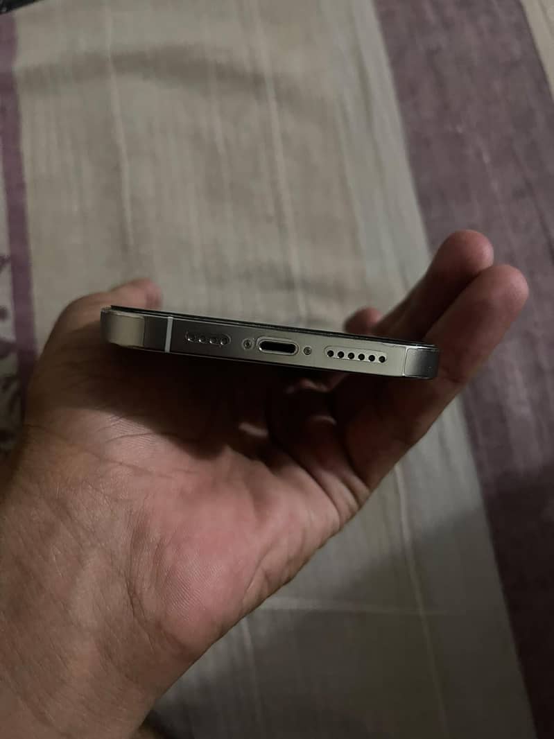 Apple iPhone 13 Pro Max 6