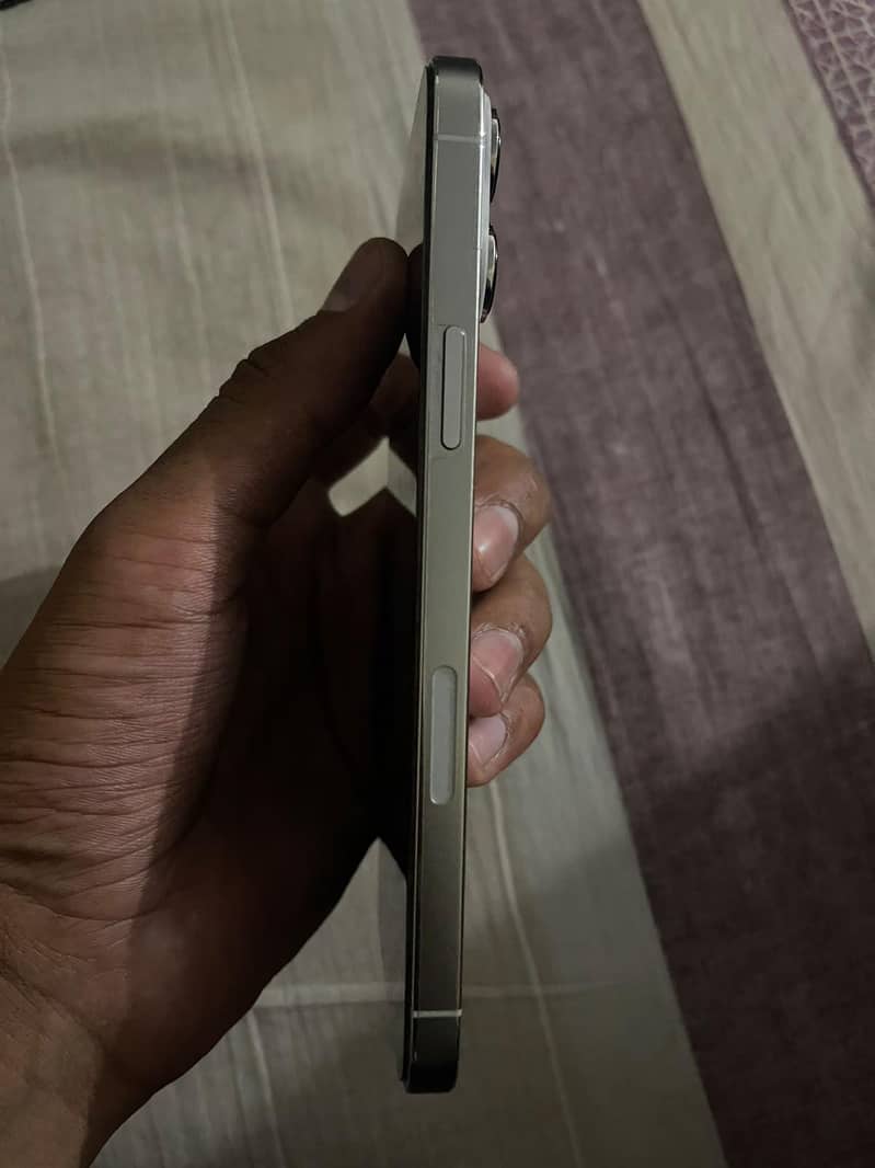 Apple iPhone 13 Pro Max 8