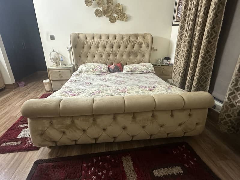 Modern bed set 1