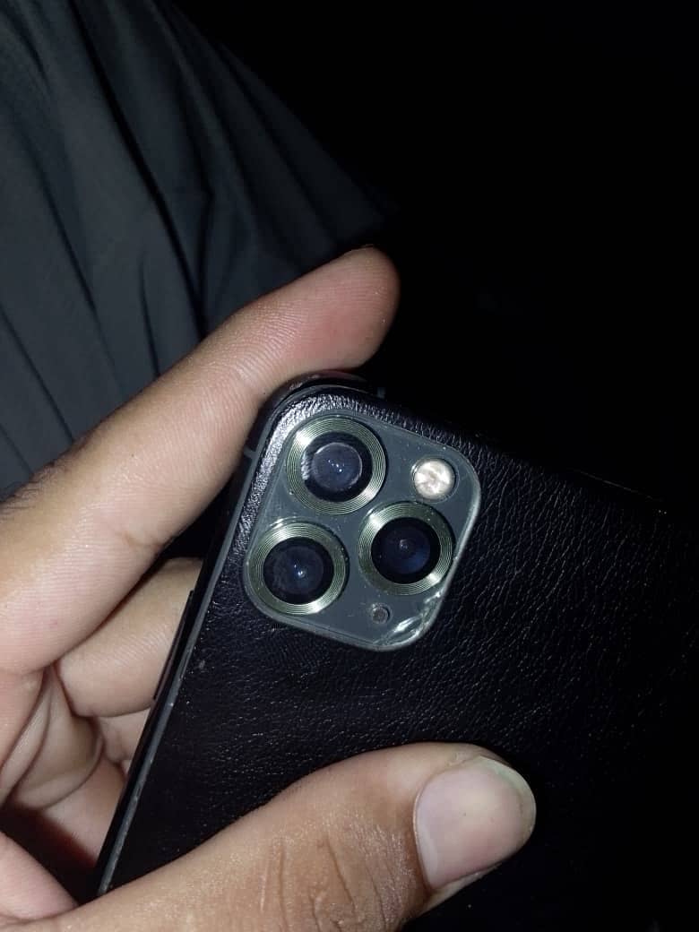 Apple iPhone 11 Pro Max 6