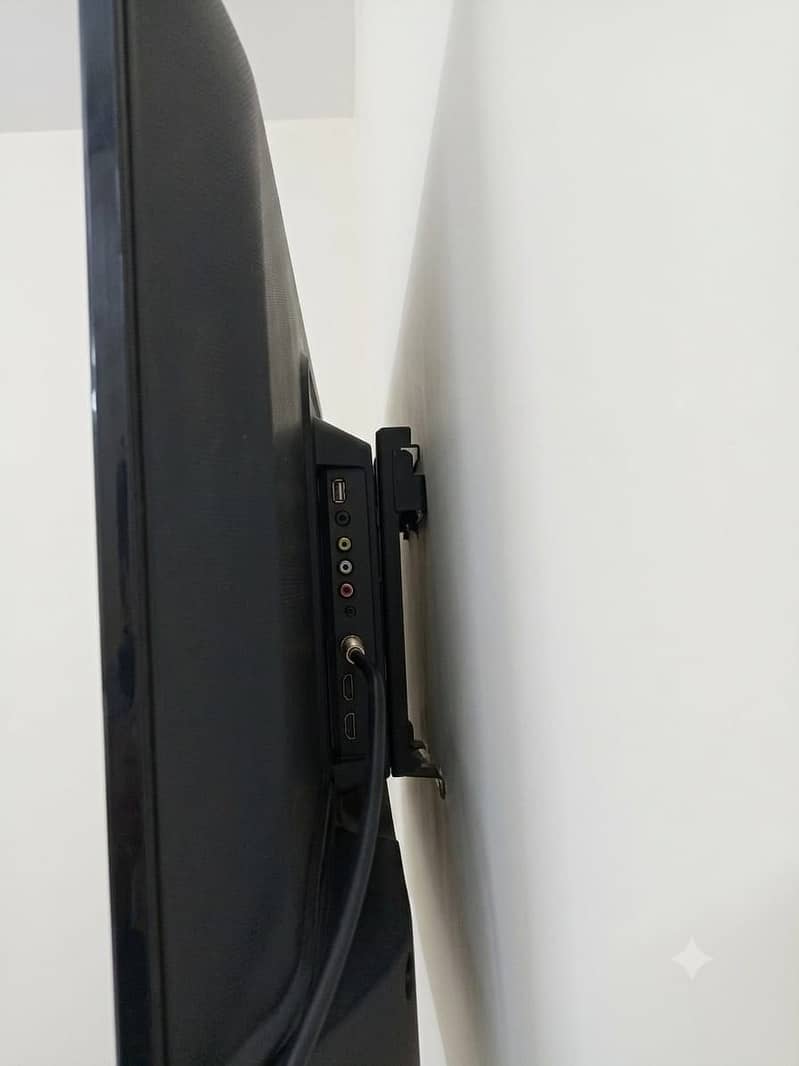 TCL LED 1