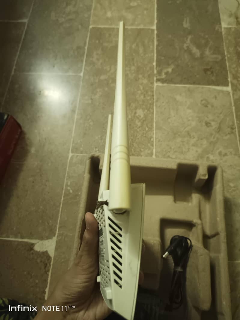 TP Link Router 8