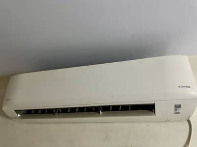 Daiken 1.6T Inverter Hot & Cool Split AC air condition