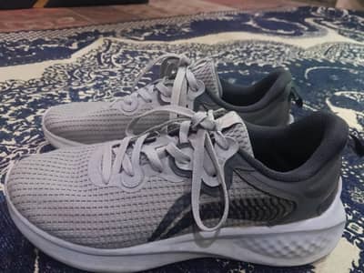 Li-Ning Eazgo Low – Like New | 1 Week Used | Rs. 15,000