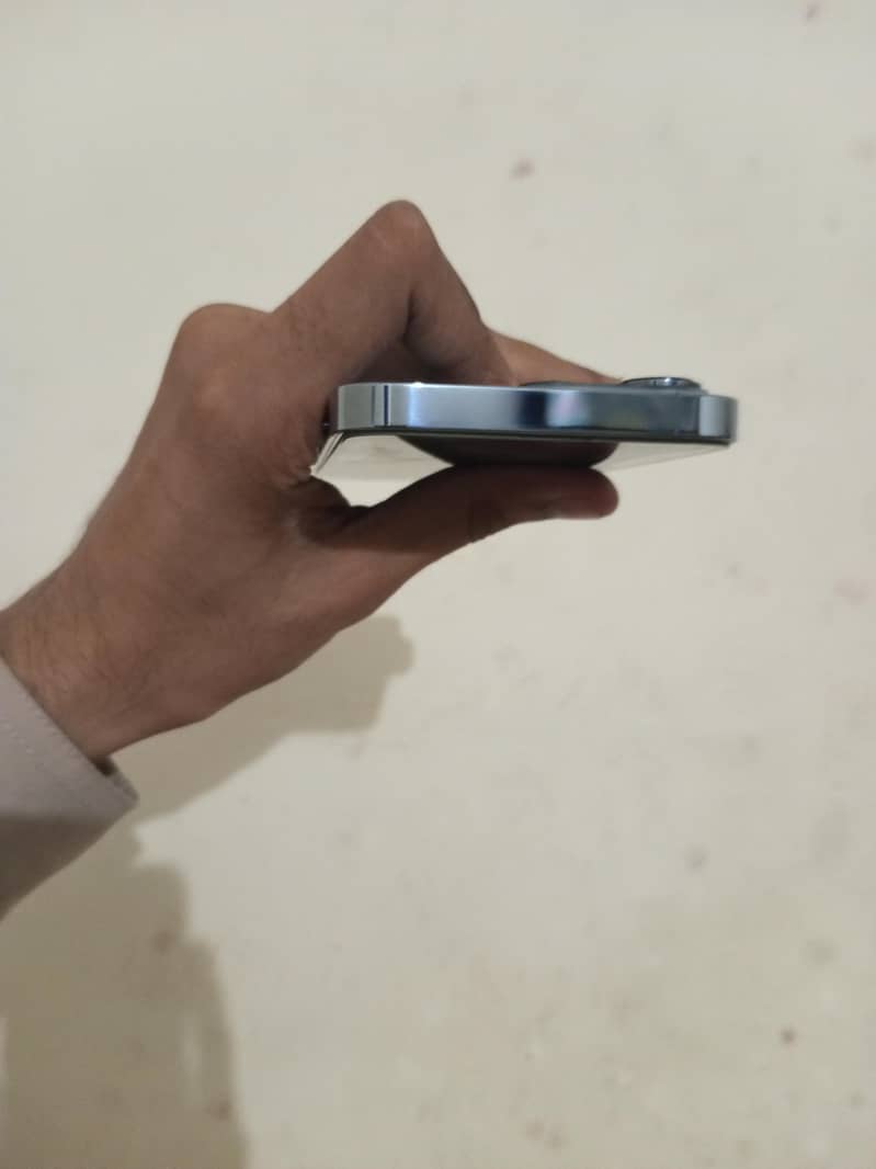 Apple iPhone 13 Pro 4