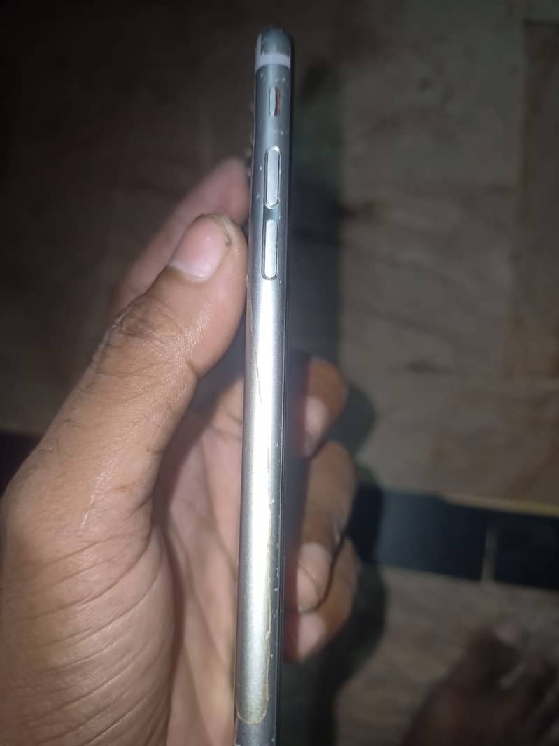 Apple iPhone 6S 5