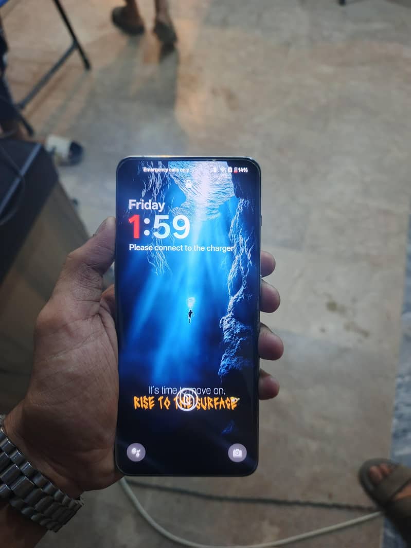 One Plus 10 Pro 4