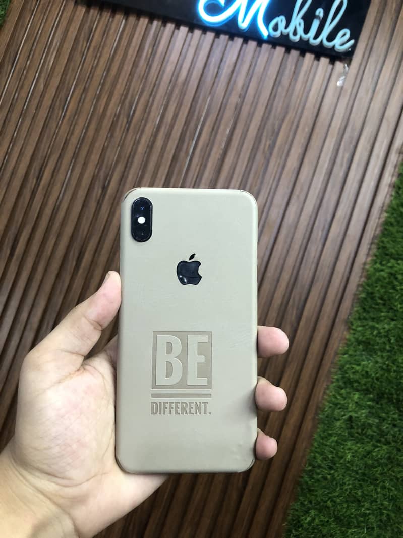 Apple iPhone XS Max 1