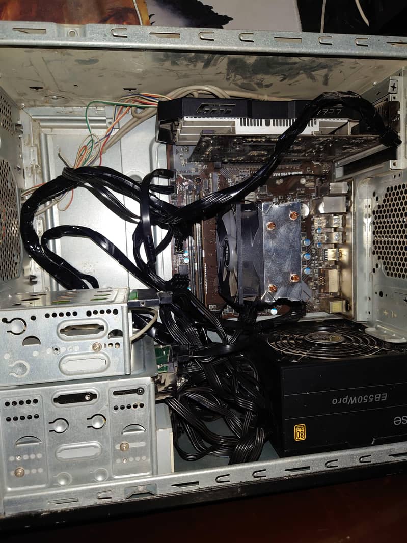 gaming PC setup 4