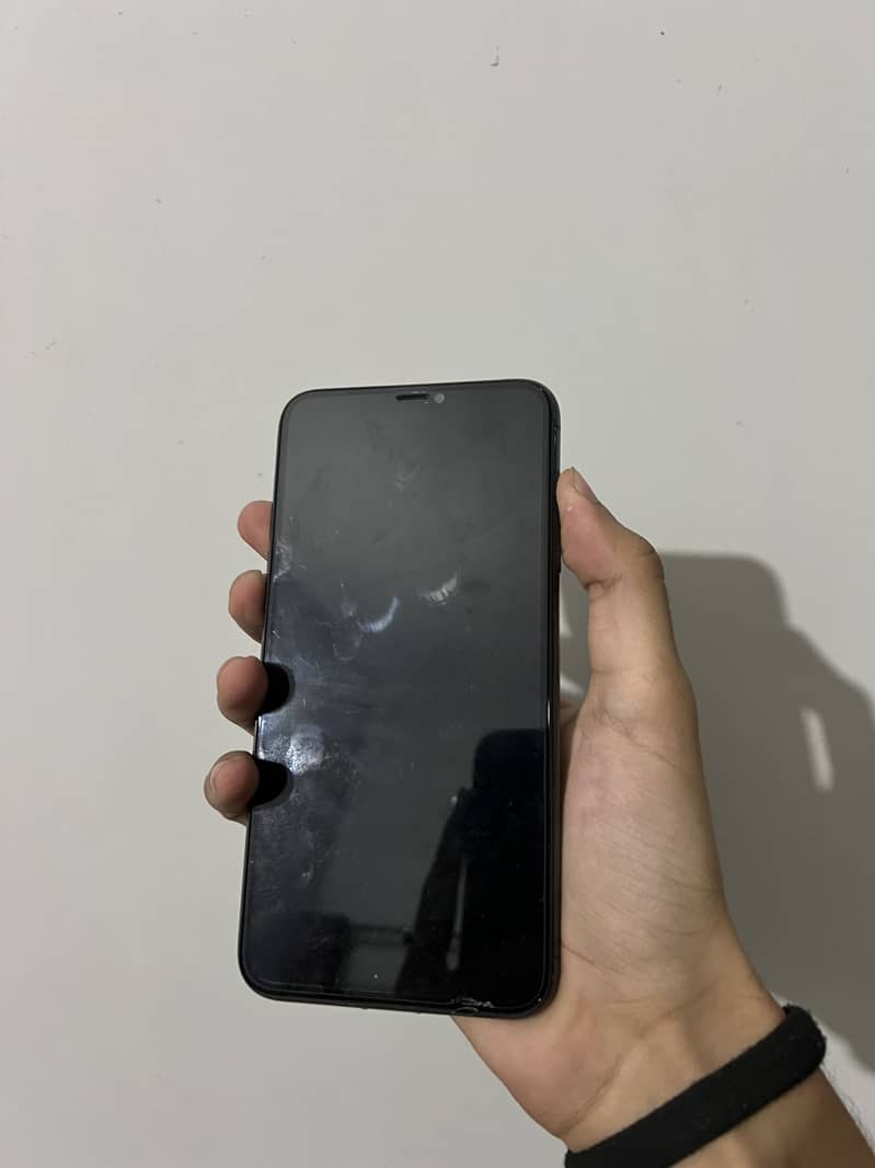 Apple iPhone 11 Pro Max 2