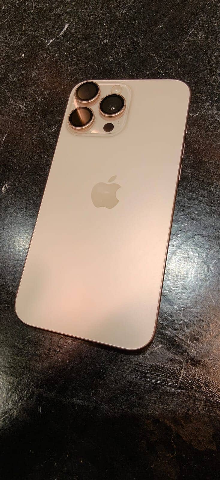 Apple iPhone 16 Pro Max 2