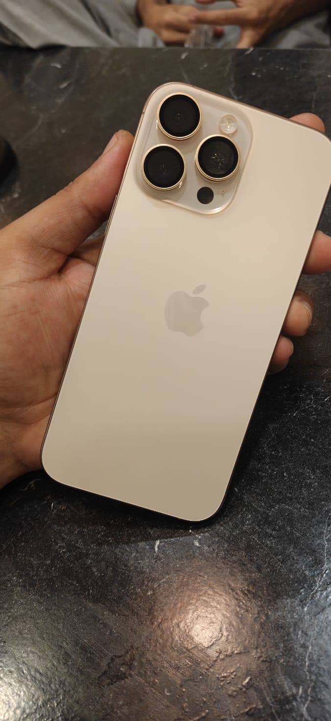 Apple iPhone 16 Pro Max 3