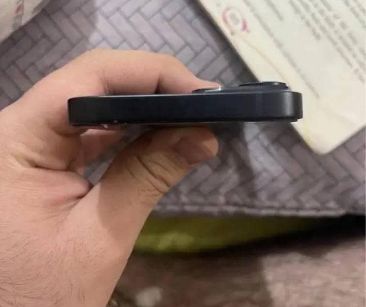 Apple iPhone 13 0