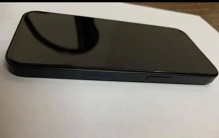 Apple iPhone 13 2