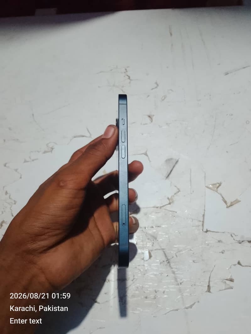 Apple iPhone 13 4