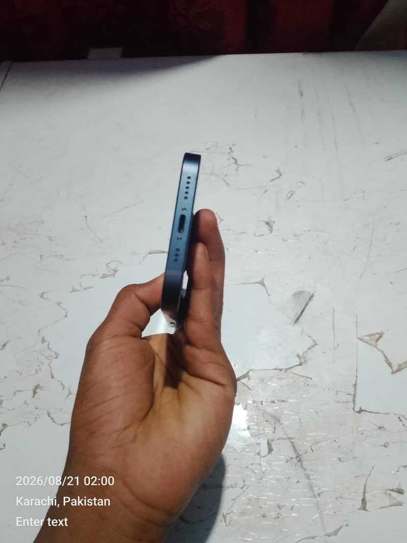 Apple iPhone 13 5