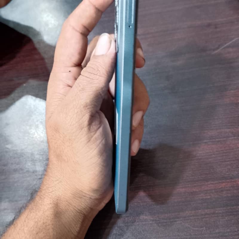 Realme C63 1
