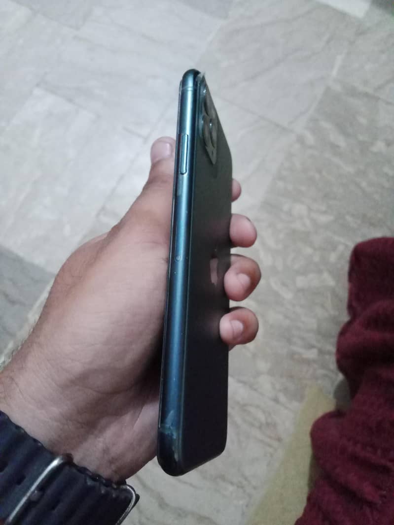 Apple iPhone 11 Pro Max 3