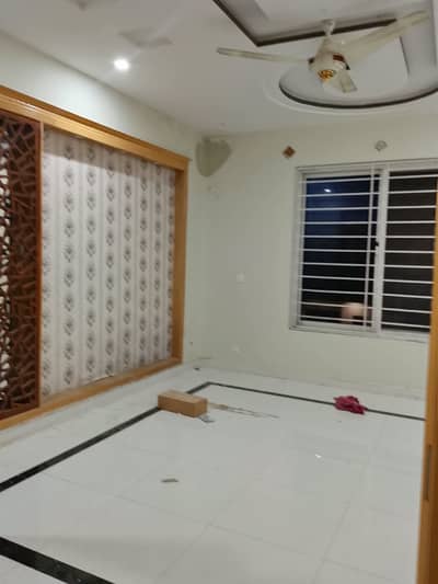 House For Rent In G-13 (10 Marla)