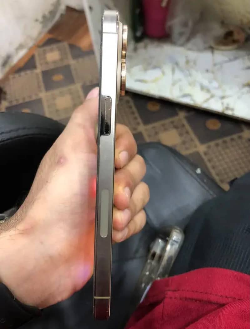iPhone 14 pro max 6