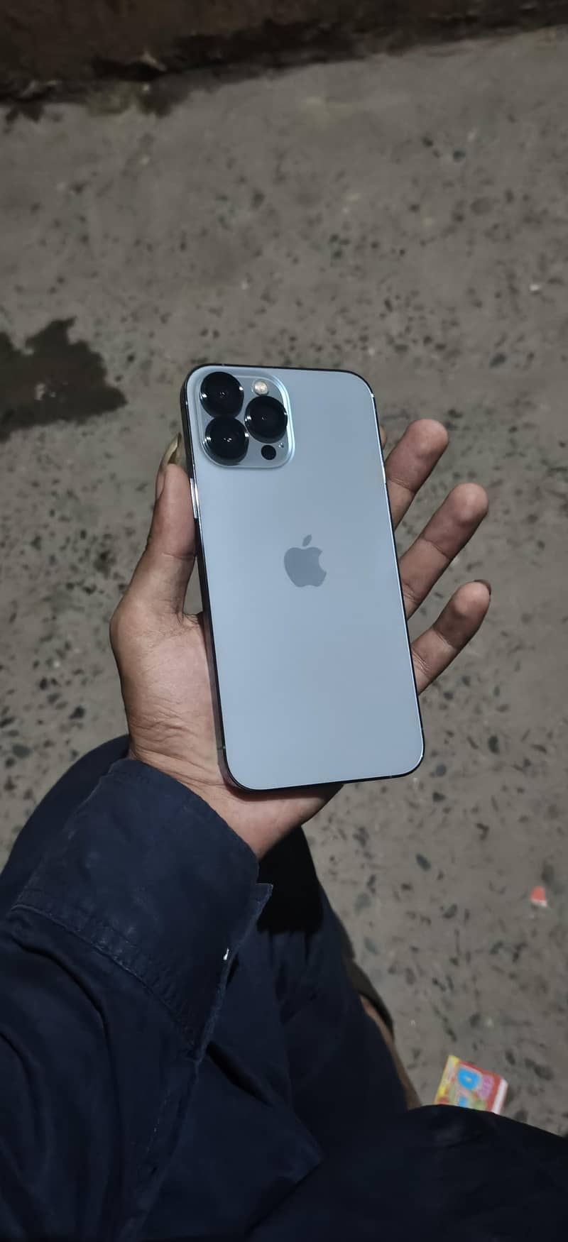 Apple iPhone 13 Pro Max 0
