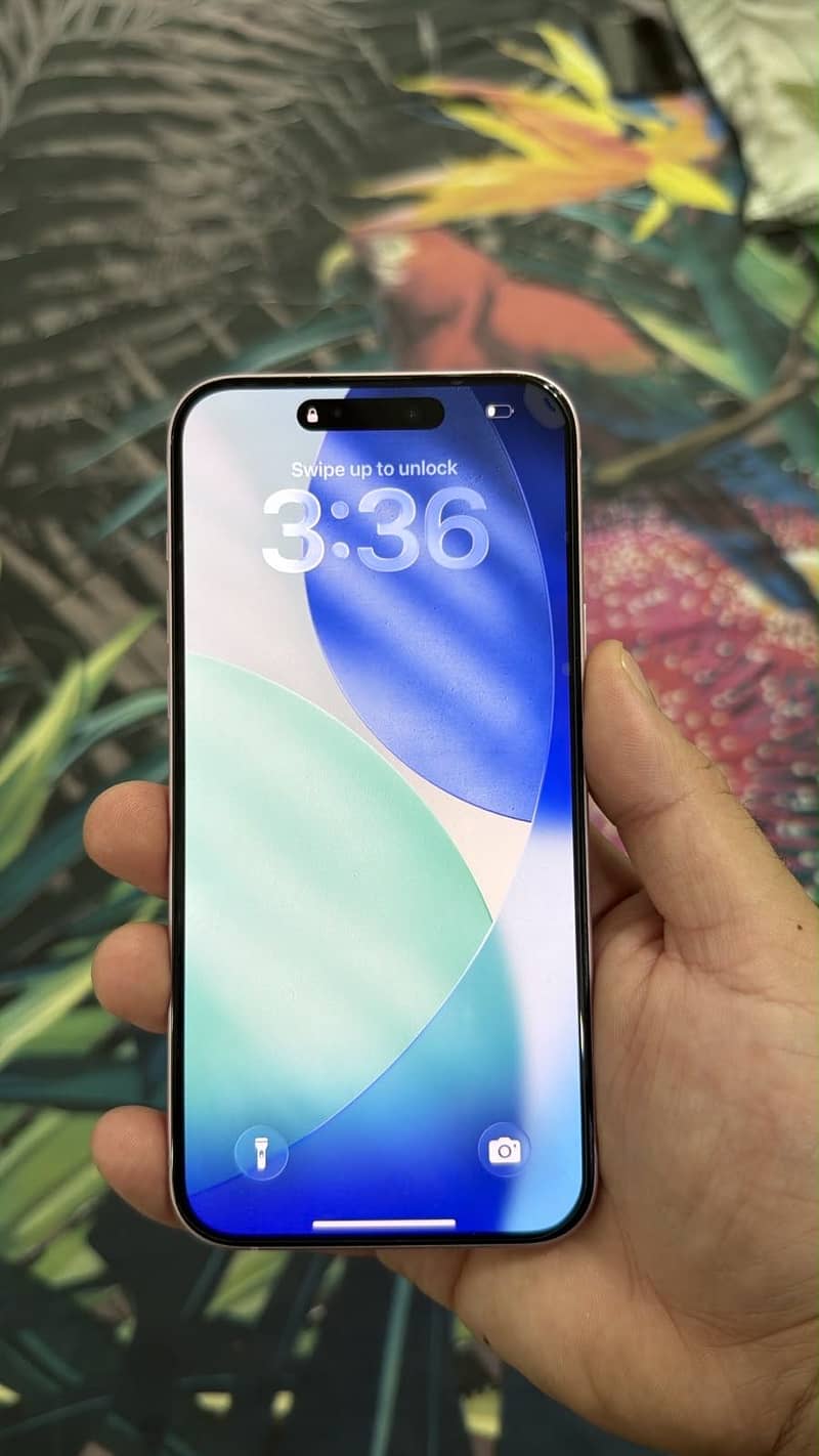 Apple iPhone 15 plus 1