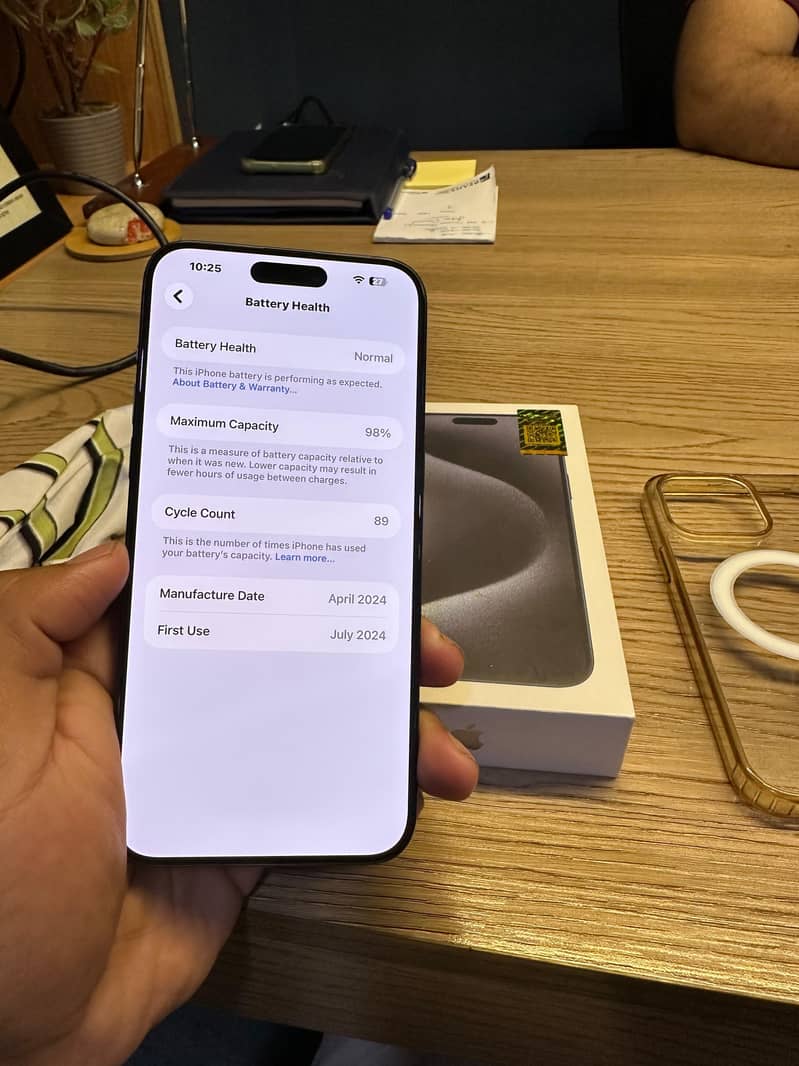 Apple iPhone 15 Pro Max 2