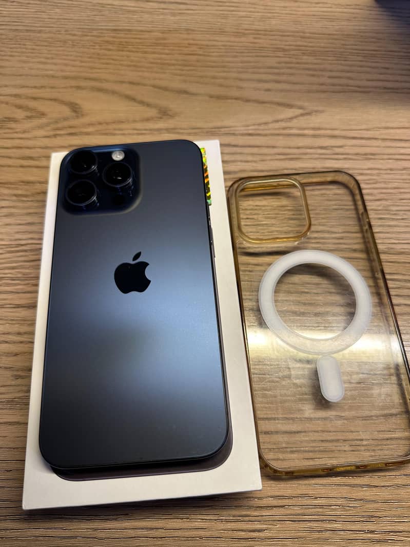 Apple iPhone 15 Pro Max 4