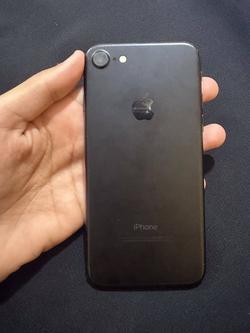Apple iPhone 7 0