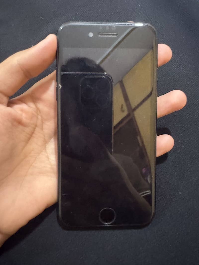 Apple iPhone 7 4