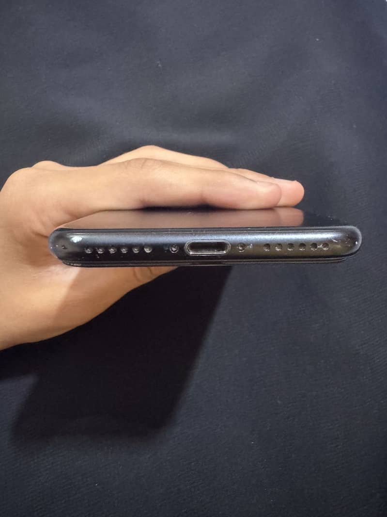 Apple iPhone 7 5