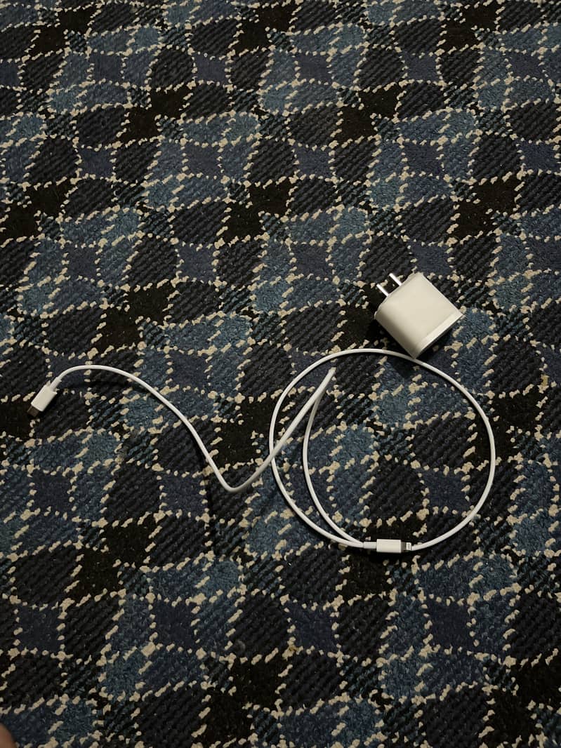 Apple iPhone 13 4