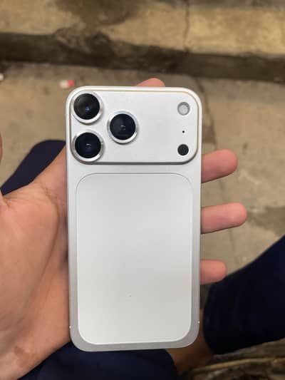 iPhone XR convert 17 pro