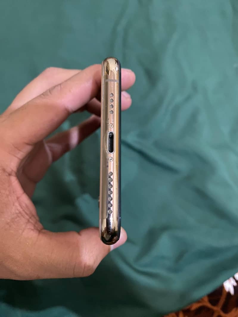 Apple iPhone XS Max 2
