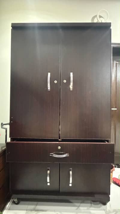 Wardrobe Double Door Almira