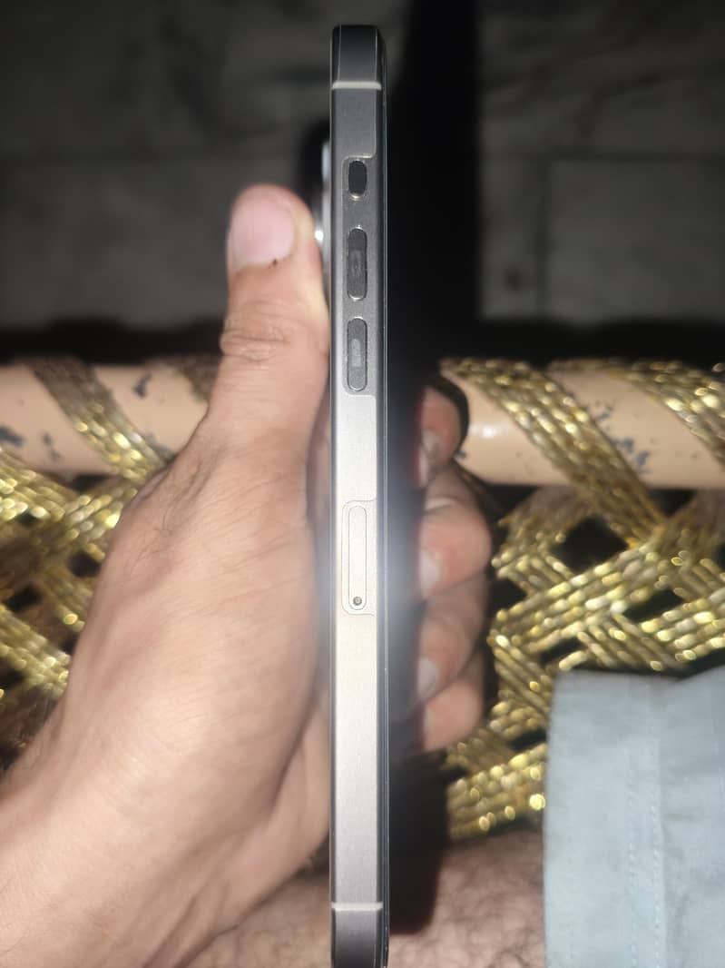 iphone 15 pro max 8