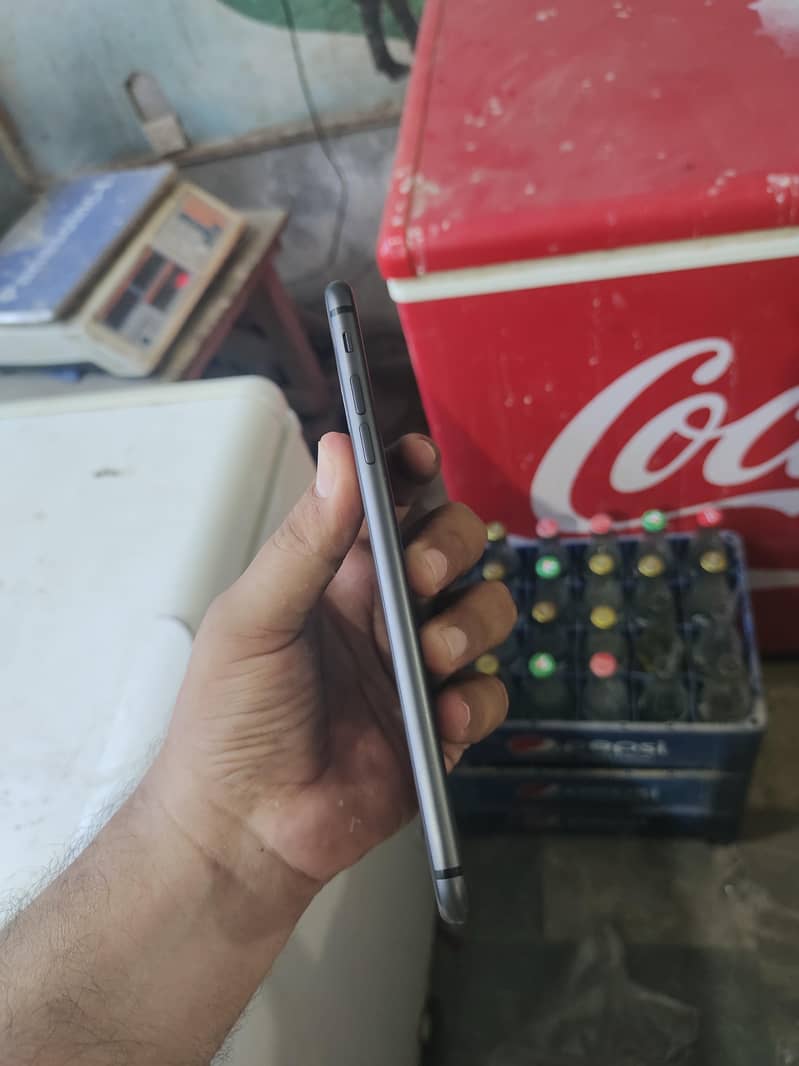 Apple iPhone 8 Plus 6